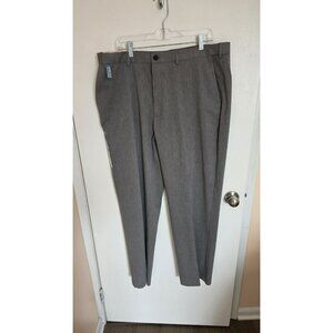 HAGGAR MENS Khaki PANTS Gray 40x32 NWT Expandable Waist Flat Front Classic Fit